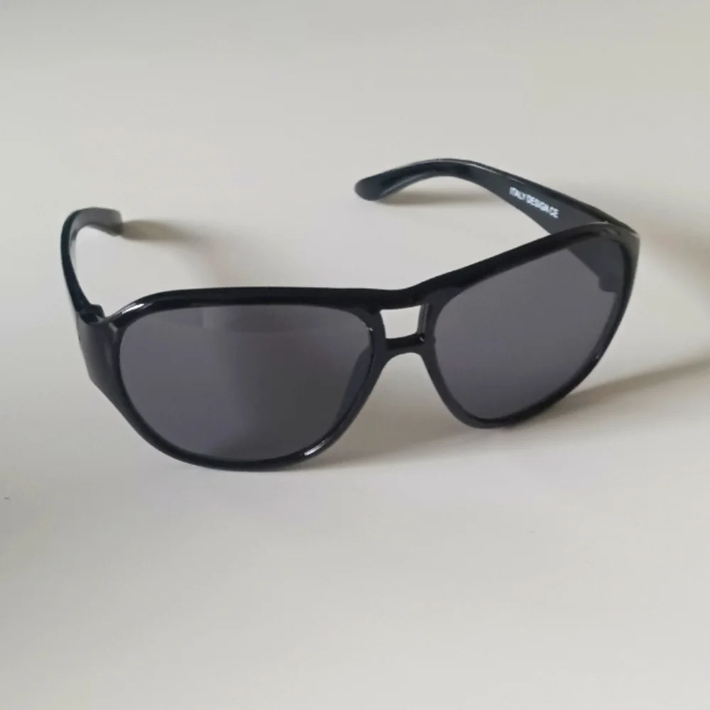 NWOT Kids Black Aviator Glasses